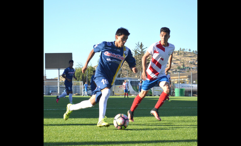 Debut, jugadores, Ovalle