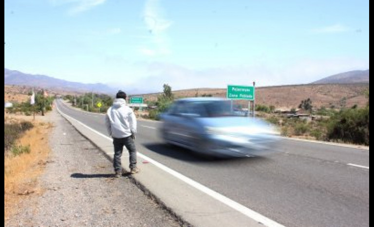 Accidente vehicular causa gran congestión en Ruta D-43