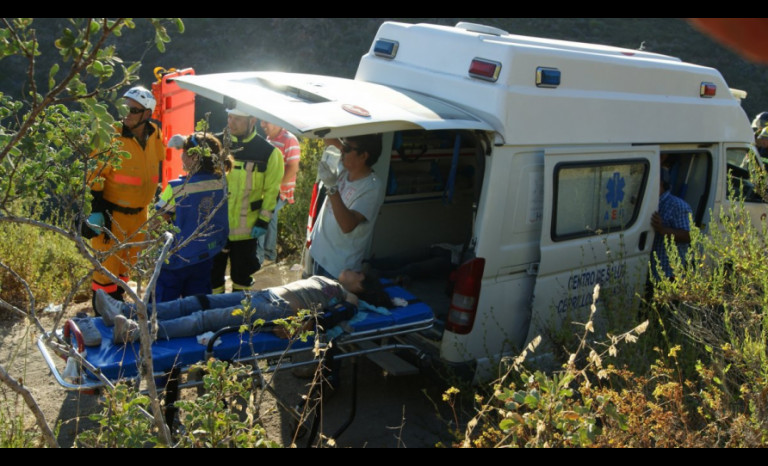 Tres personas permanecen hospitalizadas tras accidente en Cerrillos de Tamaya