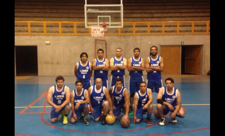 Equipo de básquetbol de Profesores logra meritorio tercer lugar en torneo interregional