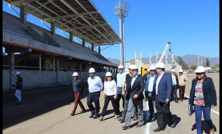 Estadio avanza y alcanza la mitad de su construcción