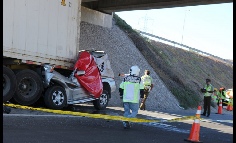 Perito santiaguino concurre a realizar diligencias investigativas sobre fatal  accidente que terminó con vidas de familia