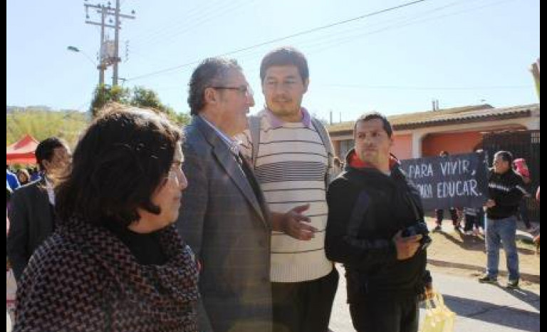 Colegios podrán adelantar vacaciones producto de paro docente nacional