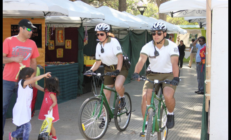 Municipio entrega a Carabineros nuevas bicicletas para realizar patrullajes