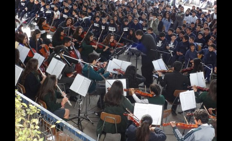 Colegio local gana importantes fondos