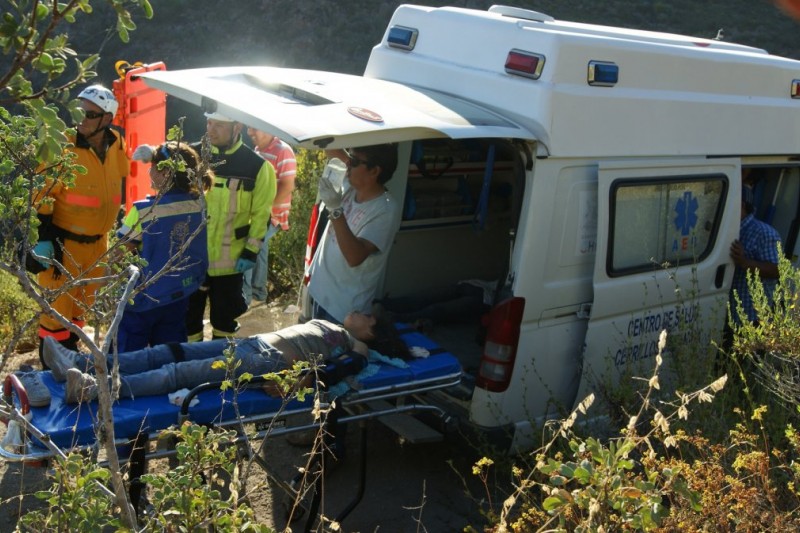 Tres personas permanecen hospitalizadas tras accidente en Cerrillos de Tamaya