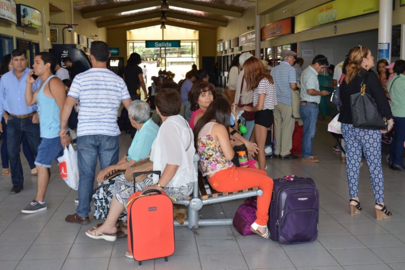 El autocuidado que se debe tener al viajar en buses y terminales en estas vacaciones