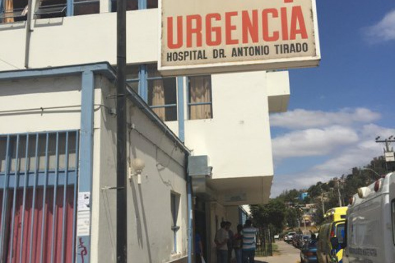 Pese a los intentos por salvarle la vida, joven apuñalado muere en servicio de urgencias