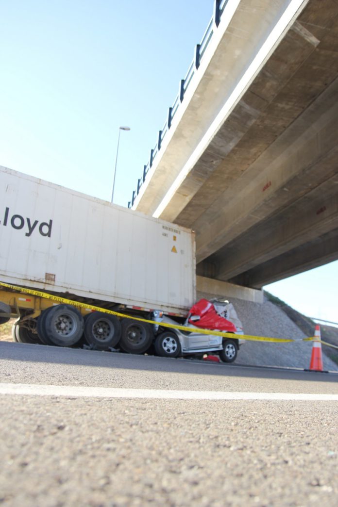 Camionero asegura que tragedia carretera  se originó tras exceso de velocidad