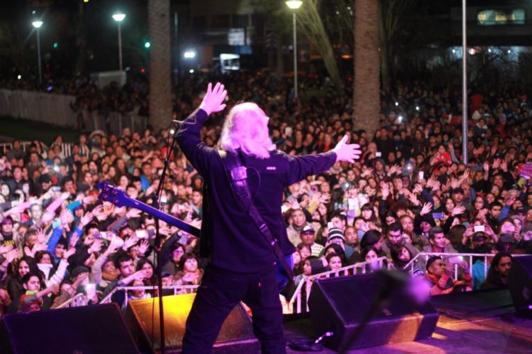 La electrizante noche inaugural  del nuevo espejo de agua