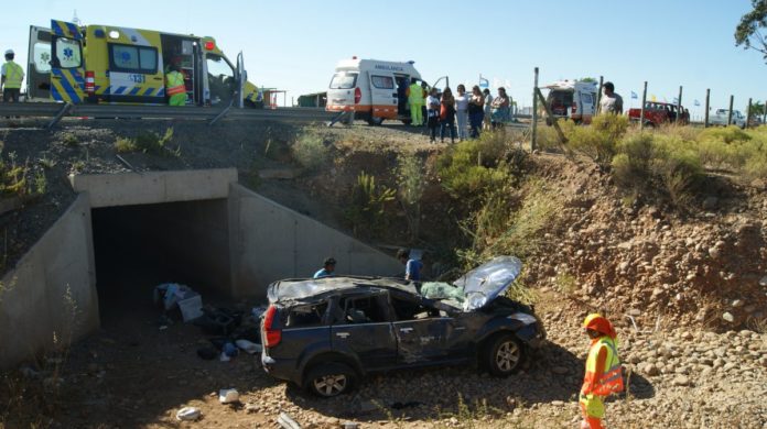 Reventón de neumático habría provocado accidente en Ruta 5 Norte