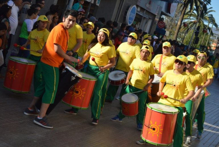 Carnaval artístico en Ovalle deslumbró a limarinos 