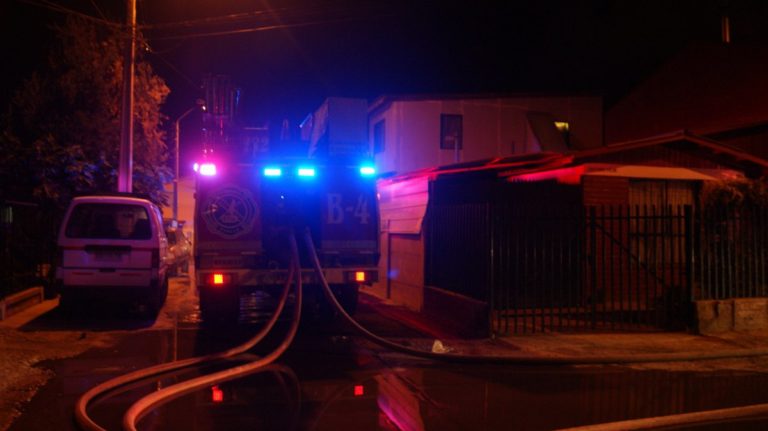 Tres viviendas siniestradas por incendio madrugador en la Damián Heredia