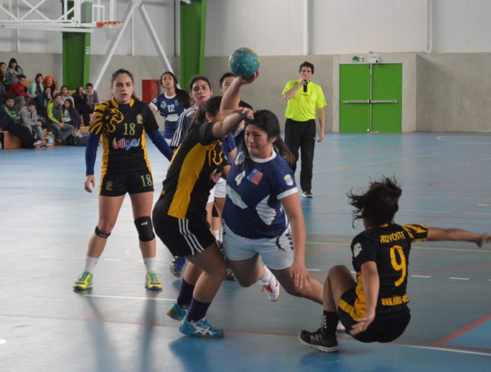 Club Limarí balonmano se impone en varones a Arica