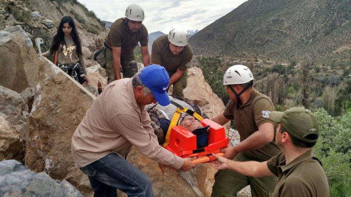 Dos personas son rescatadas en Tulahuén que resiste ante el terremoto