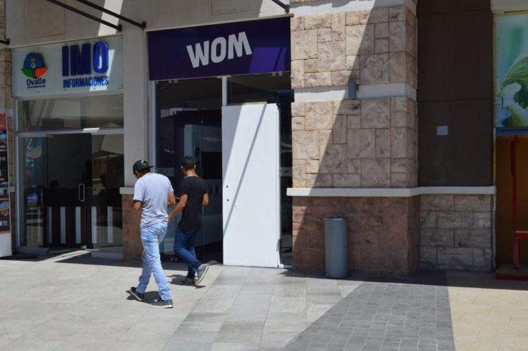 Roban vehículo particular para intento de hurto en mall ovallino