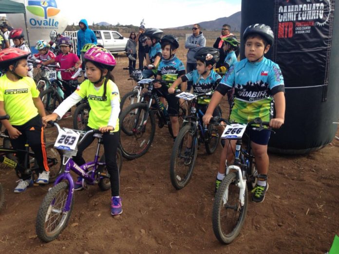 Rodabike se sube al podio en primera fecha del campeonato regional de mountainbike