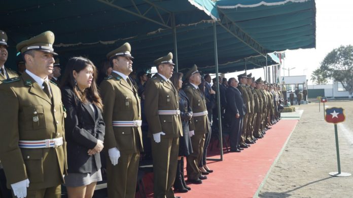 Oficiales reciben medalla de honor y lealtad al alcanzar último grado de su escalafón  