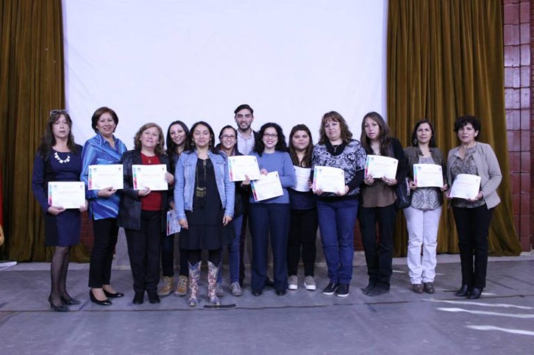 Certifican a ovallinos en talleres de artes 