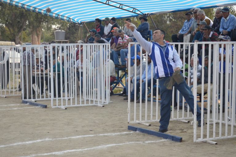 Rayueleros animan comunal en Los Peñones