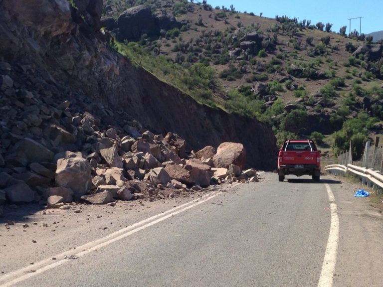 Con caminos habilitados pero sin electricidad permanece Río Hurtado