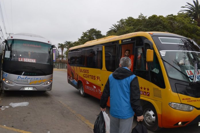 Nueva competencia genera gresca en terminal de buses de La Serena