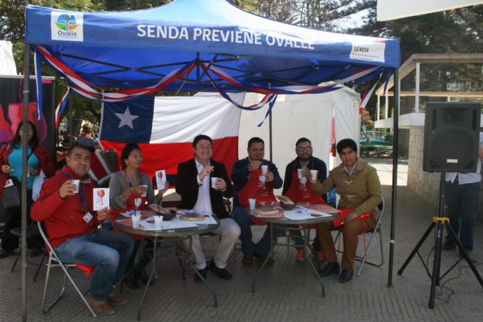 Con mini fonda buscan concientizar a ovallinos para estas Fiestas Patrias   