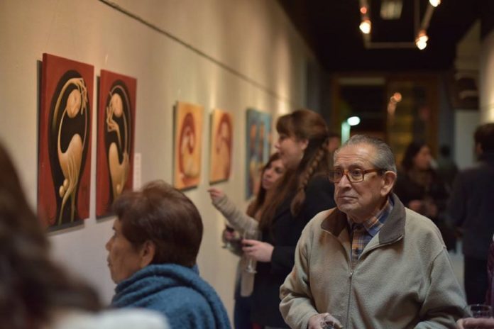 “Piel” pinturas que recrea lo femenino con otra mirada