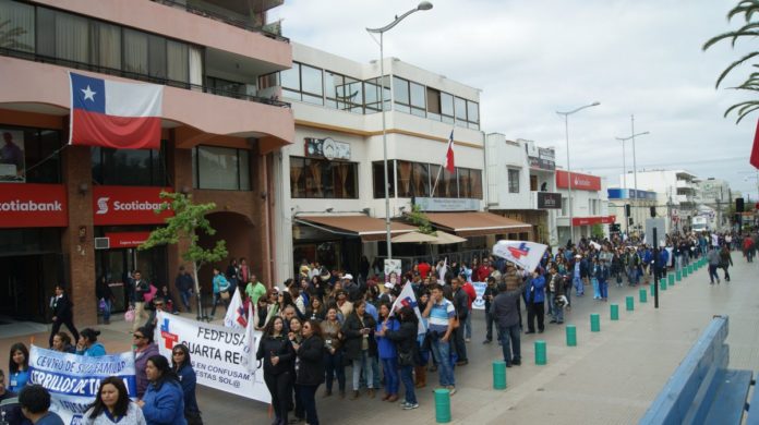 Trabajadores del sector público de Ovalle expresaron su malestar 