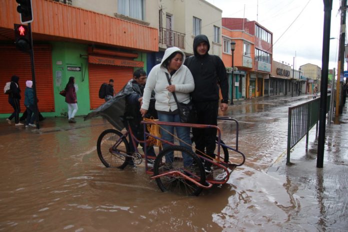 Lluvia genera serie de problemas a lo largo de toda la provincia