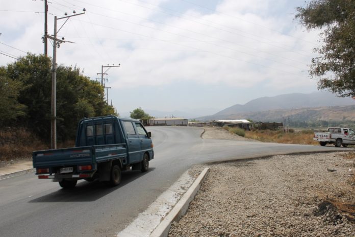 Niña de dos años queda  con lesiones tras choque  en camino a Huamalata