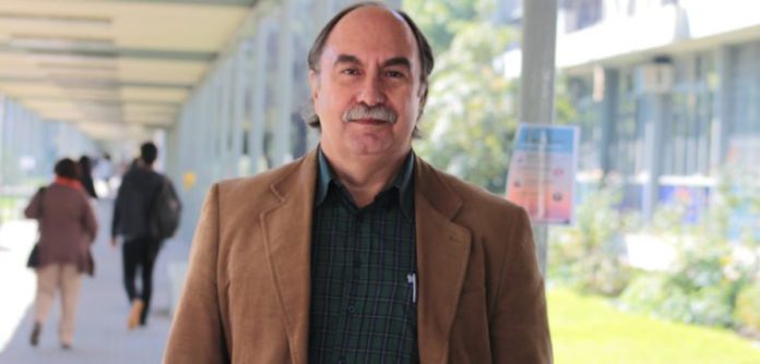 Profesor limarino recibe Premio Nacional de Historia 2016