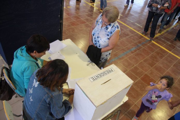 Candidatos DC por Monte Patria votan confiados en el respaldo de la gente