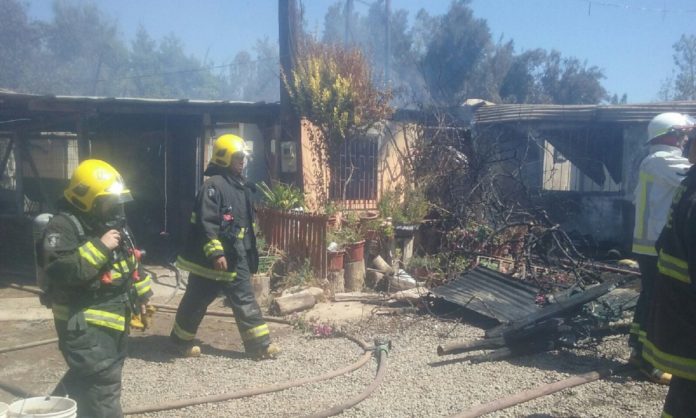 Incendio consume totalidad de casa habitación en el sector de Sonora en Ovalle