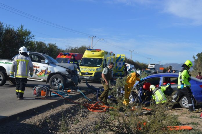 Un conductor fallecido y cinco lesionados deja accidente en Costanera