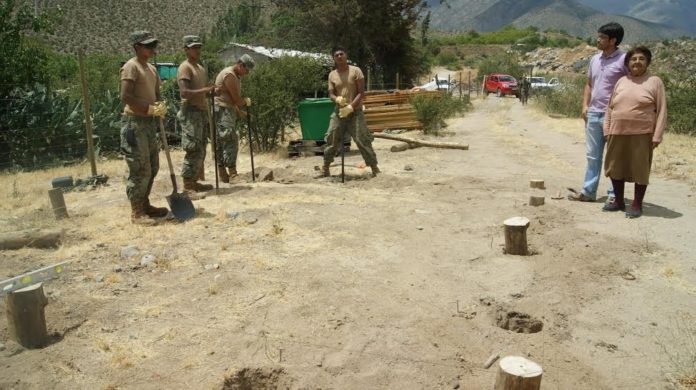 Instalan mediagua a anciana que vivía en carpa