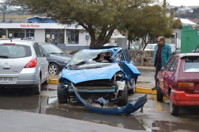 Abandonan vehículos implicados en distintos accidentes vehícular