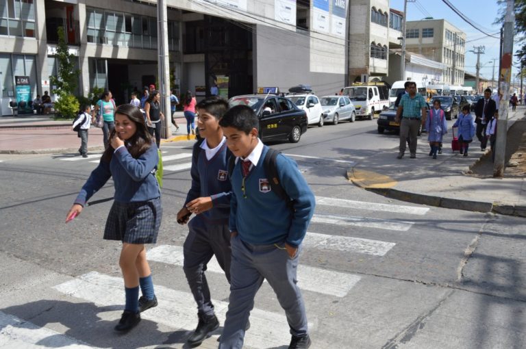 Remarcado de señalizaciones de tránsito entregan mayor seguridad a escolares 