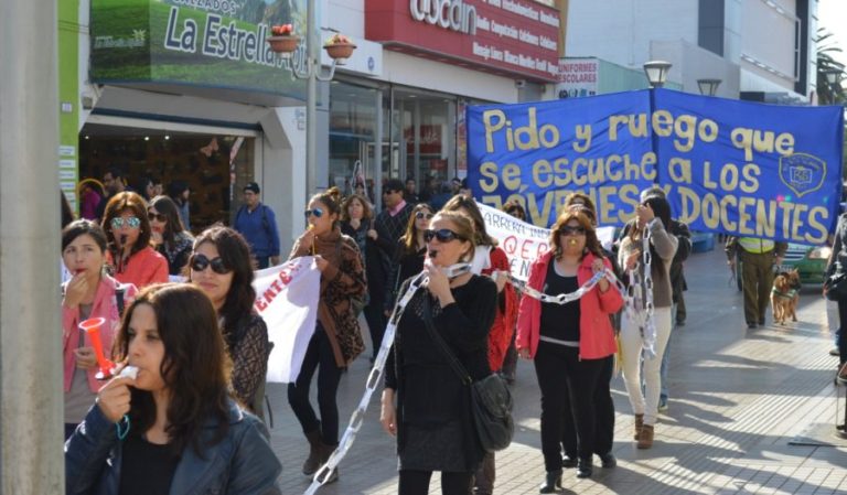 Profesores de la provincia buscan solución a descuentos salariales