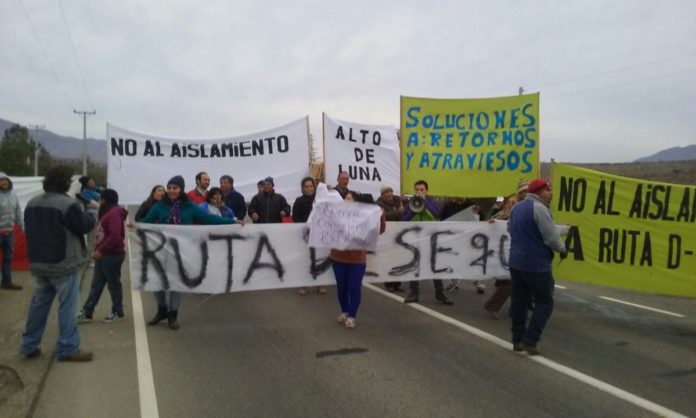 Pobladores se vuelven a manifestar por los peajes y retornos en Ruta D-43 