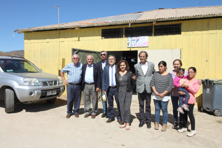 Vecinos y autoridades celebraron la próxima instalación de estas placas solares en la localidad de La Ramada.