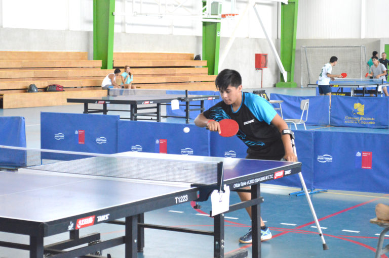 Claudio Bahamondes demostró que es un deportista de proyección en el tenis de mesa paralímpico.