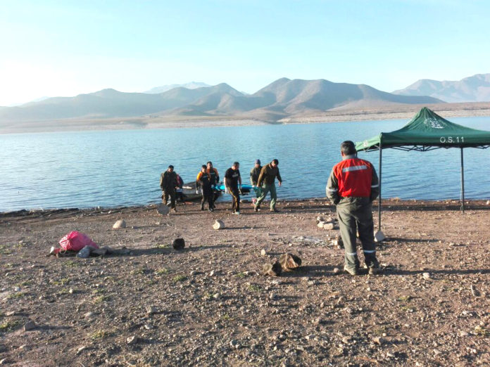 Hace sólo días se rescataron los dos cuerpos de las personas extraviadas en el tranque.