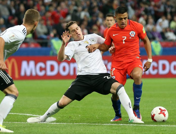 Alexis Sánchez entró a la historia del fútbol chileno, aunque el tocopillano se lo tomó con humildad.