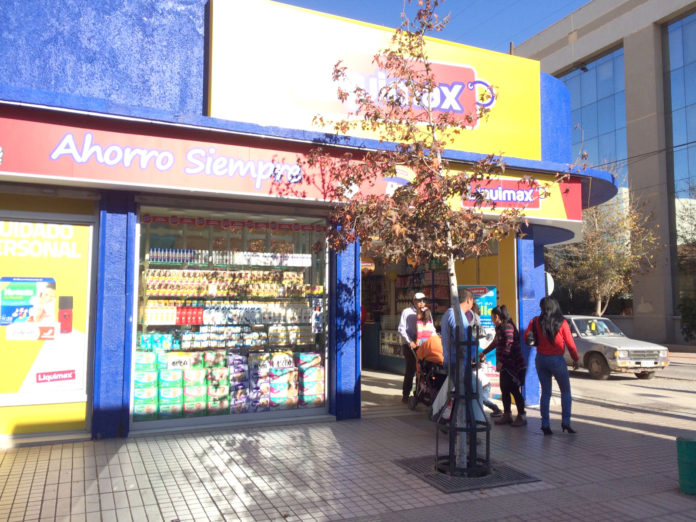 Tras el robo, el local ubicado en calle Vicuña Mackenna con Miguel Aguirre, siguió funcionando con normalidad.