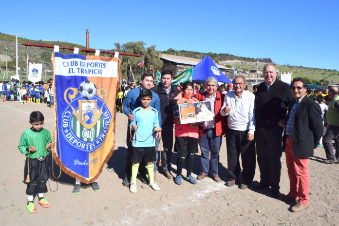 Las autoridades inauguraron la novena versión del torneo.