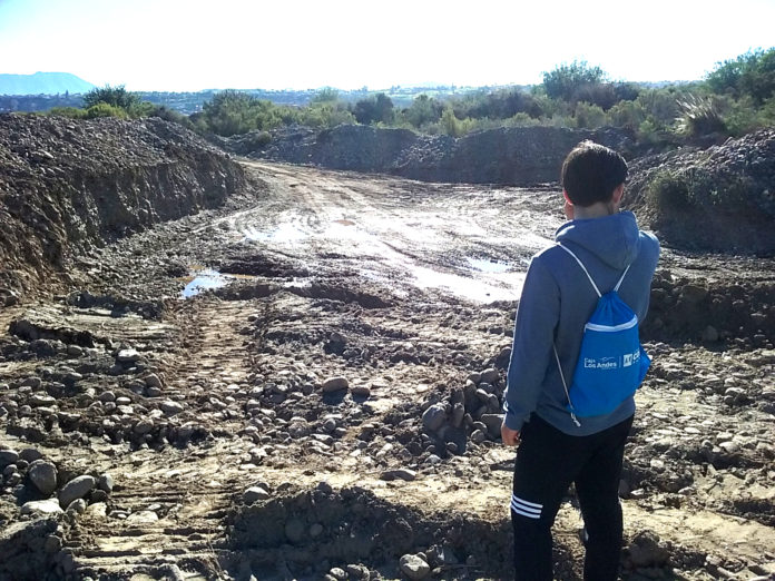 El sector de la discordia. Areneros habrían extraído material desde el comodato de la Academia Limarí. Foto: Rodolfo Pizarro