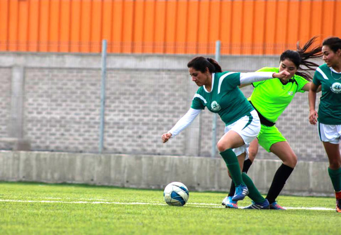 Las muchachas del CSD Ovalle femenino se alistan con partidos amistosos.