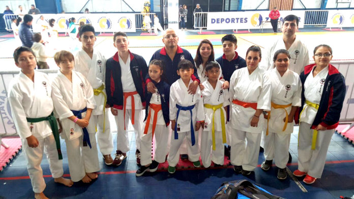 La academia Goju Ryu regresó con varias medallas.