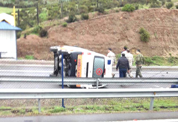 La ambulancia fue retirada de la ruta rapidamente sin obstruir el tránsito.